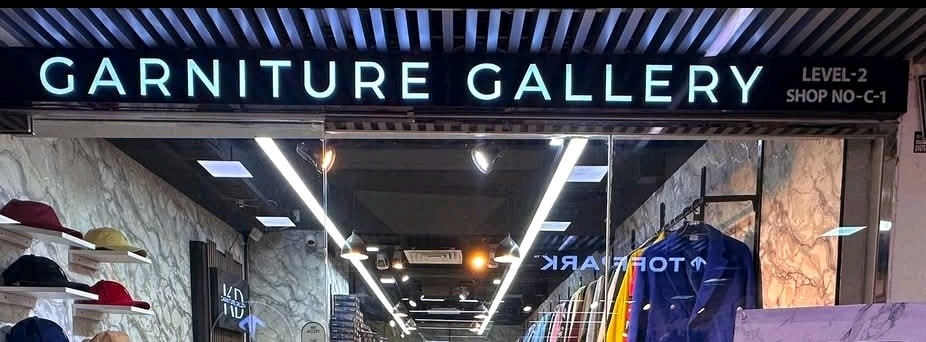 Garniture Gallery